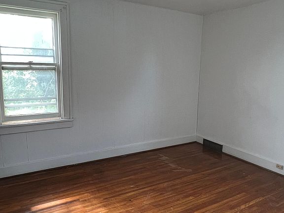 3rd image of 161 Whitehall Ave Floor 2