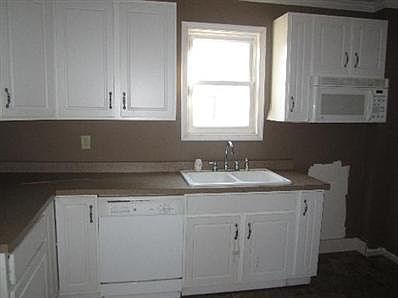 3rd image of 235 N Prairie Ave