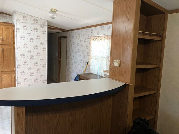 5th image of 11 Commanche Dr #D011