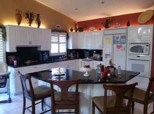 200 Eric Ct, Bloomingdale, IL 60108