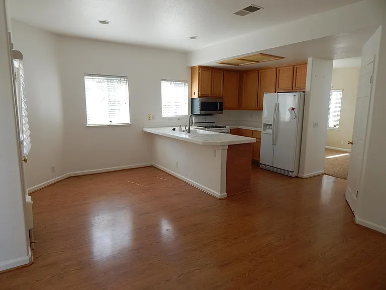 1200 Farragut Cir — Photo 8