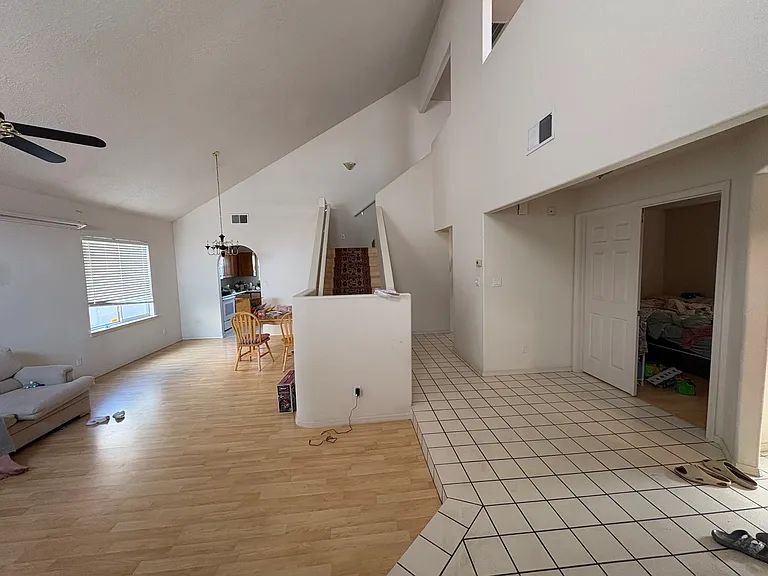 7212 Gallinas Ave NE — Photo 2