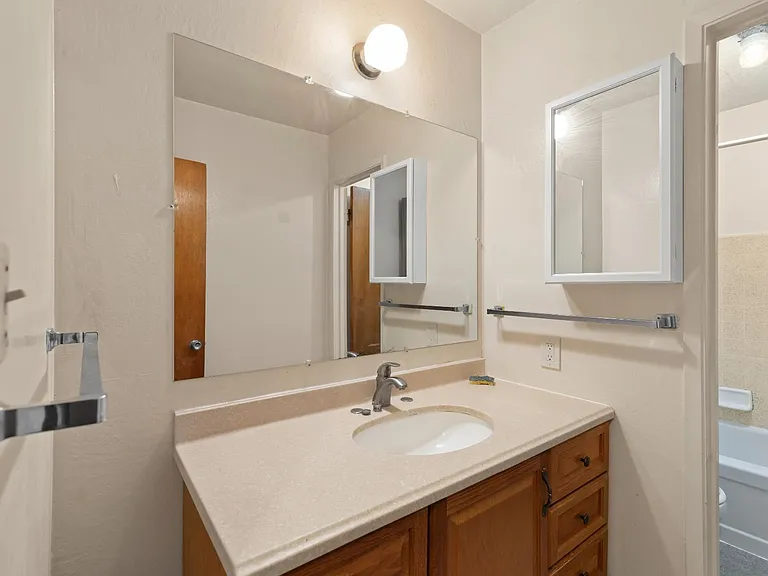311 7th St #7 — Photo 9