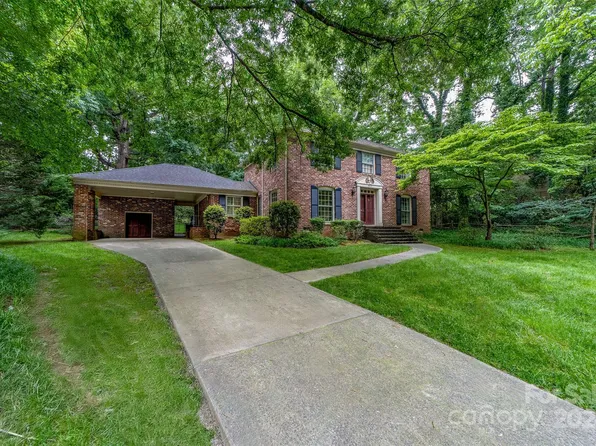 5815 Rebel Dr, Charlotte, NC 28210