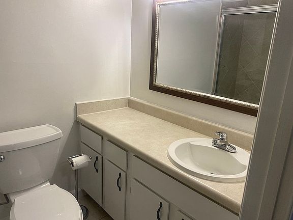 5th image of 1207 Woodland Vlg