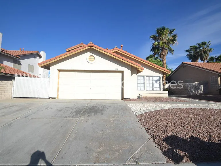 330 Templeton Dr — Photo 1