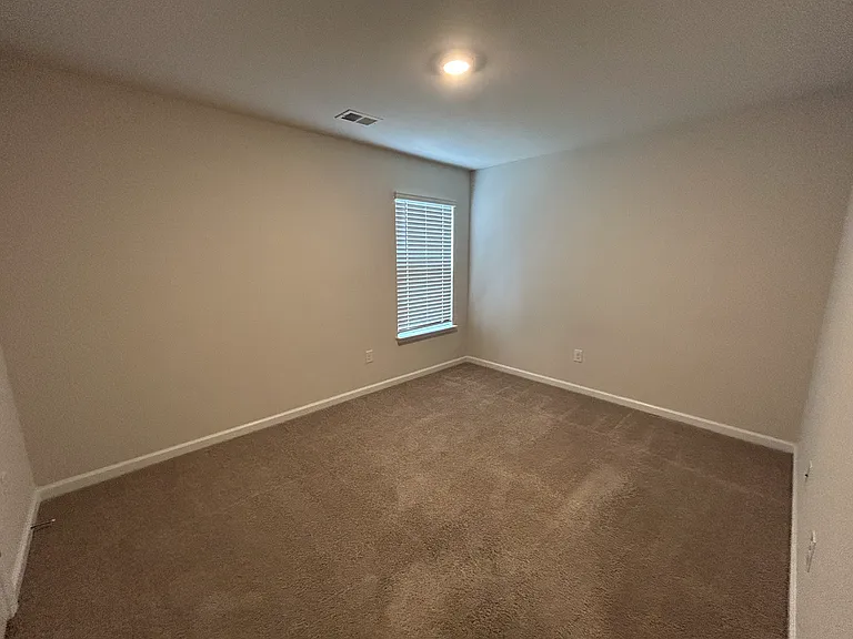 324 Vaccaro Dr — Photo 24