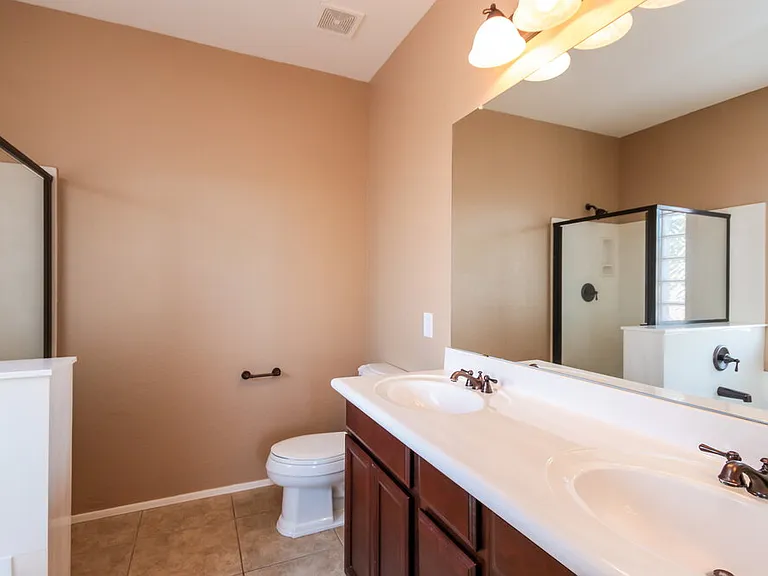 6303 S 43rd Dr — Photo 9