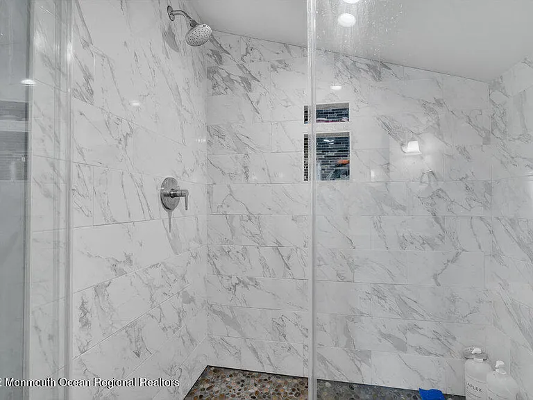 368 1st Ave — Photo 25