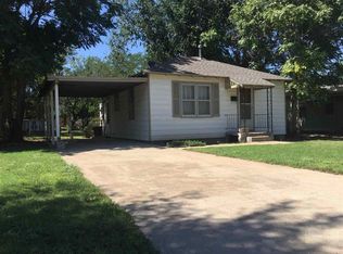 611 7th St, Woodward, OK 73801