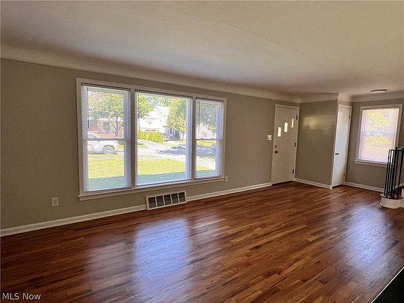 4th image of 1717 Beaconwood Ave