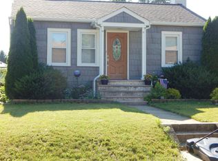 10 Victory Dr, Englishtown, NJ 07726