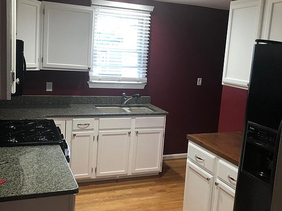 4th image of 843 Little Bay Ave