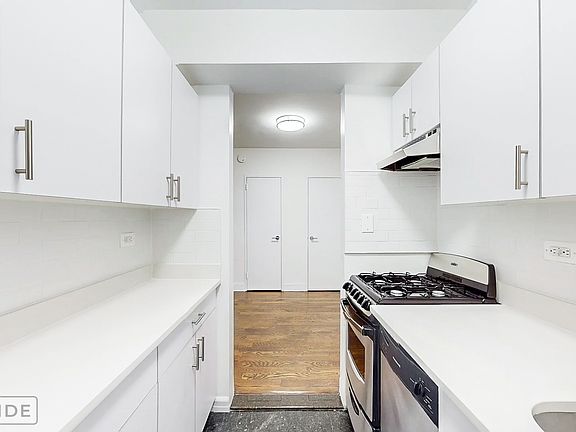 4th image of 157 E 57th St APT 10E