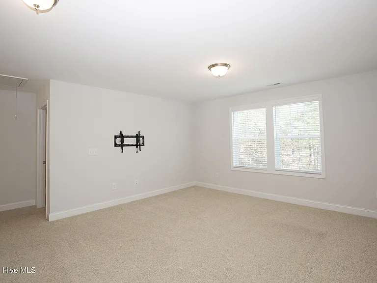 660 Avenue Of The Carolinas — Photo 46