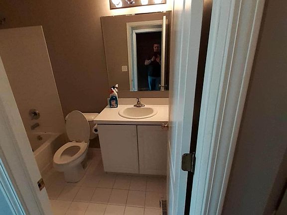 2ND BATHROOM
