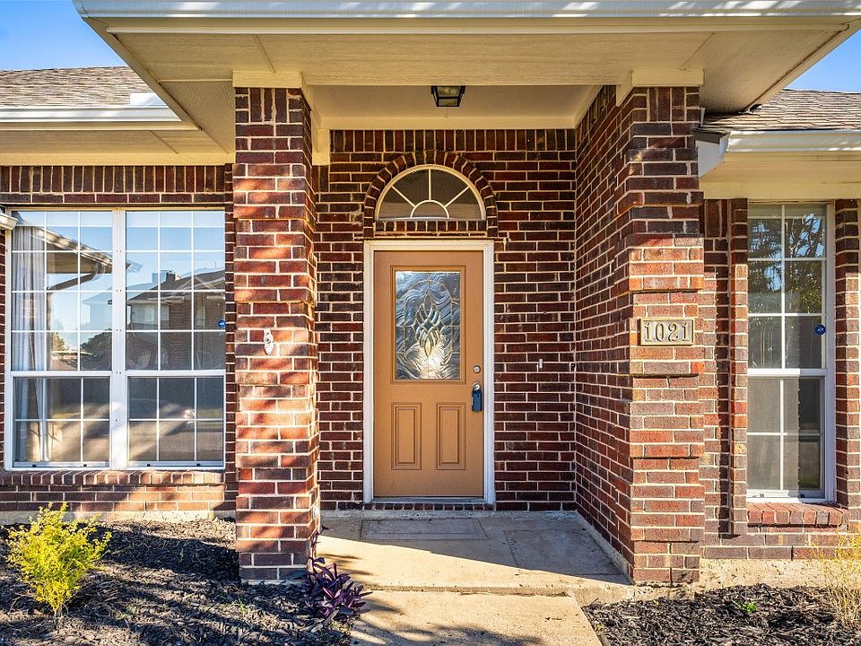 1st image of 1021 Winslow Dr