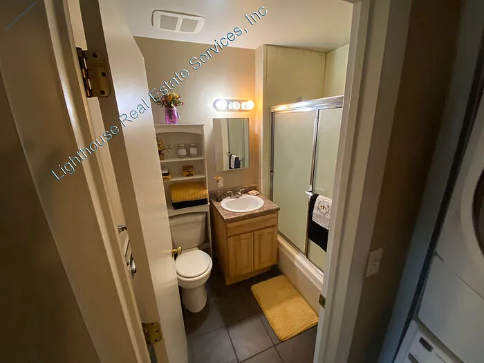 515 W Fern Dr #D — Photo 9