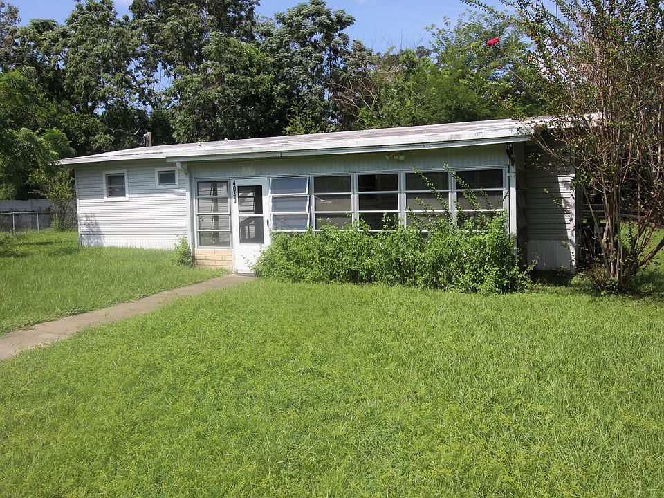 1st image of 4040 SE 32nd Pl