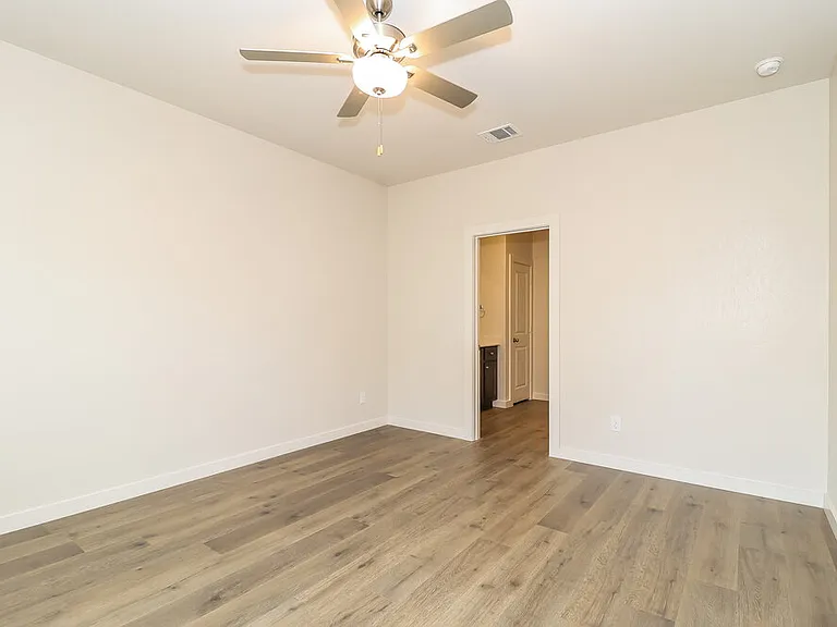 1505 Woodwinds Dr — Photo 11