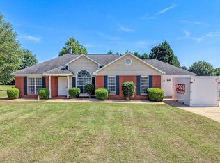 102 Victorian Ct, Leesburg, GA 31763