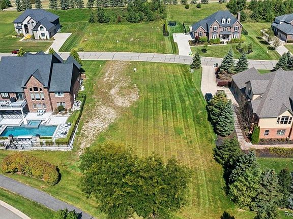 4th image of 10539 Stoney Point Dr