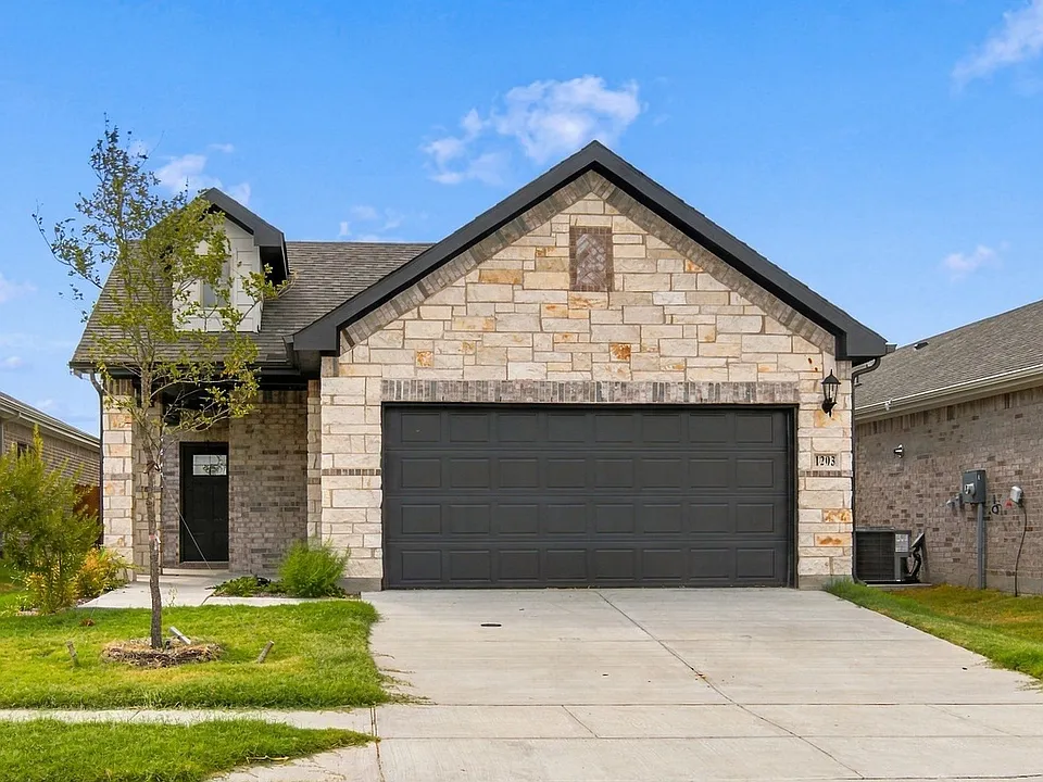 1203 Bridgewalk Dr