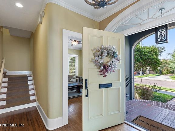 4th image of 1639 CHALLEN Avenue