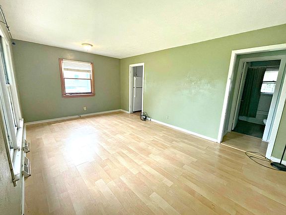 3rd image of 1319 Clay St