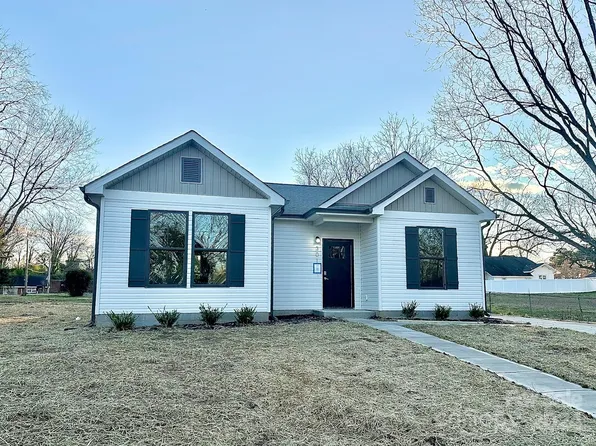 301 W 2nd St, Lowell, NC 28098