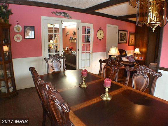 Very Large Dining Room