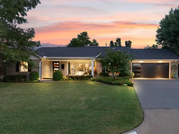 1212 Mulberry Ln, Nichols Hills, OK 73116