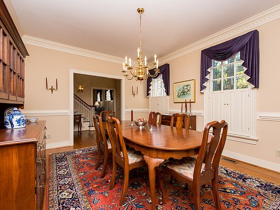 5th image of 103 Wineleaf Ln