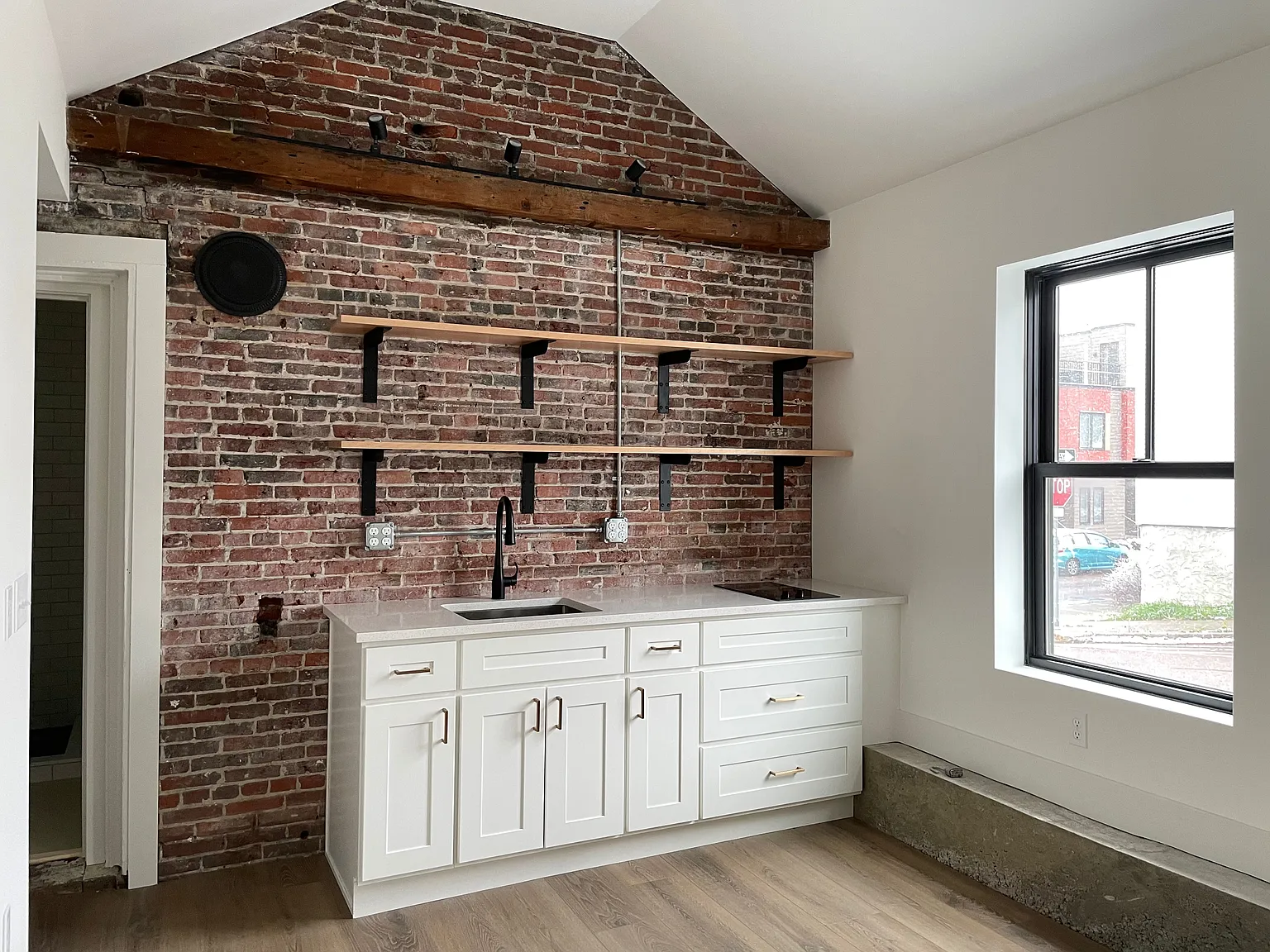 Studio, $1,050 — Photo 2