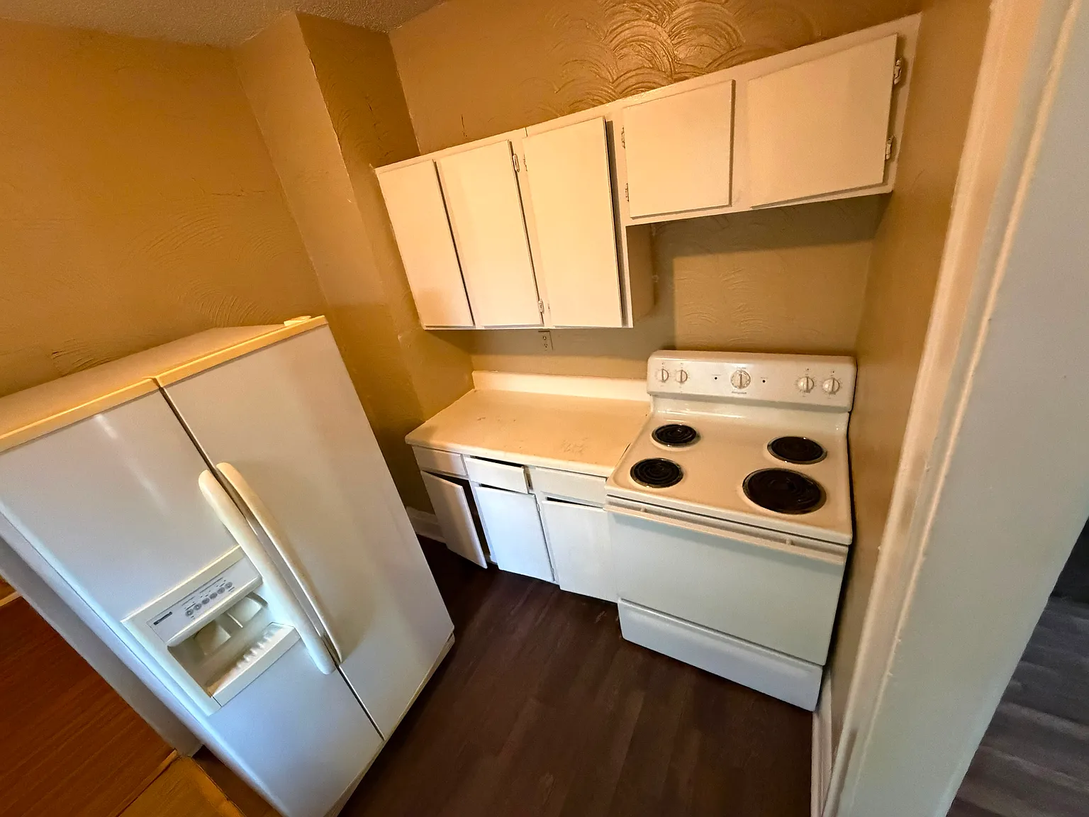 3 bed, 896 sqft, $1,100 — Photo 4