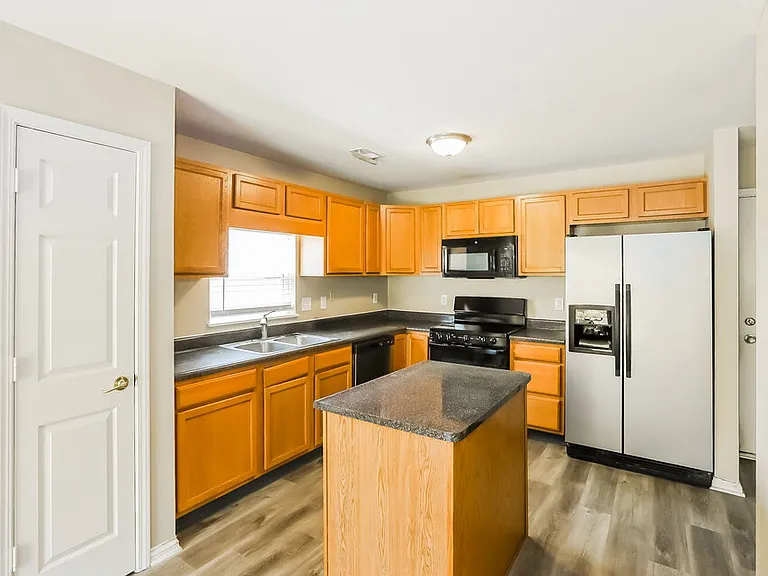 4768 Beach Club Dr — Photo 7
