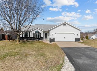 W2290 Block Rd, Kaukauna, WI 54130