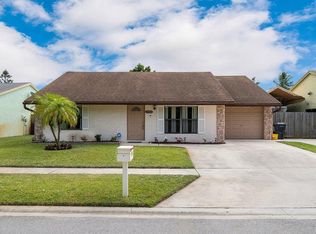 5756 Ellis Hollow Rd E, Lake Worth, FL 33463