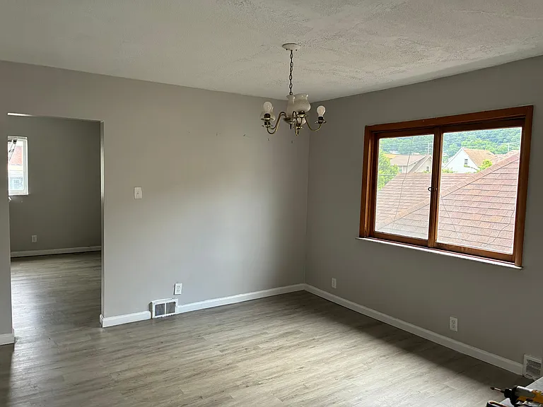 1102 Valley St #B — Photo 12