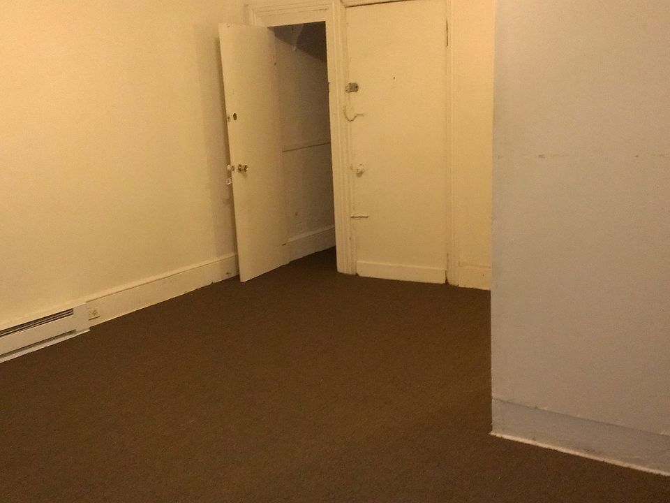 2nd image of 5052 Aspen St #1