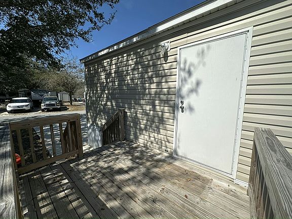 5th image of 626 Laura Ln #41A