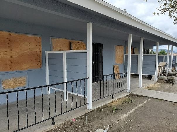 1st image of 260 E 6th St