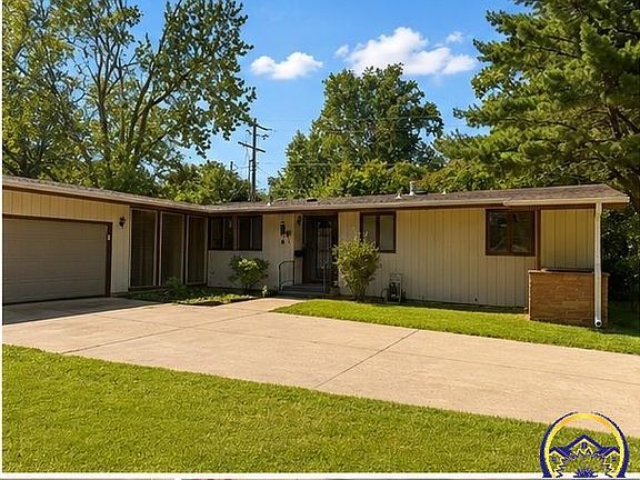 2nd image of 1601 SW 28th Ter