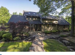 20 Mountain Ln, Mohnton, PA 19540