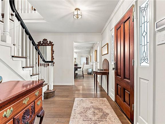 3rd image of 259 College Ln