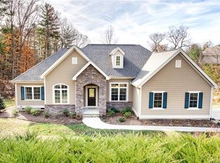 19 Hawtree Ct, Weaverville, NC 28787