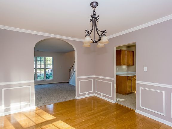 4th image of 7714 Autumnview Ct