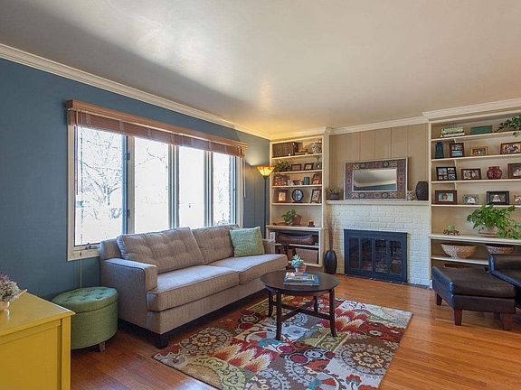 5th image of 201 S Meadowbrook Dr