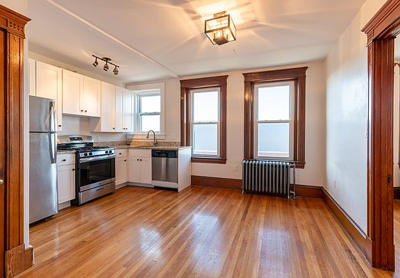 3rd image of 257 Washington St #1L
