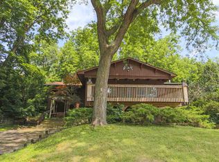 1017 W 15th St, Cedar Falls, IA 50613